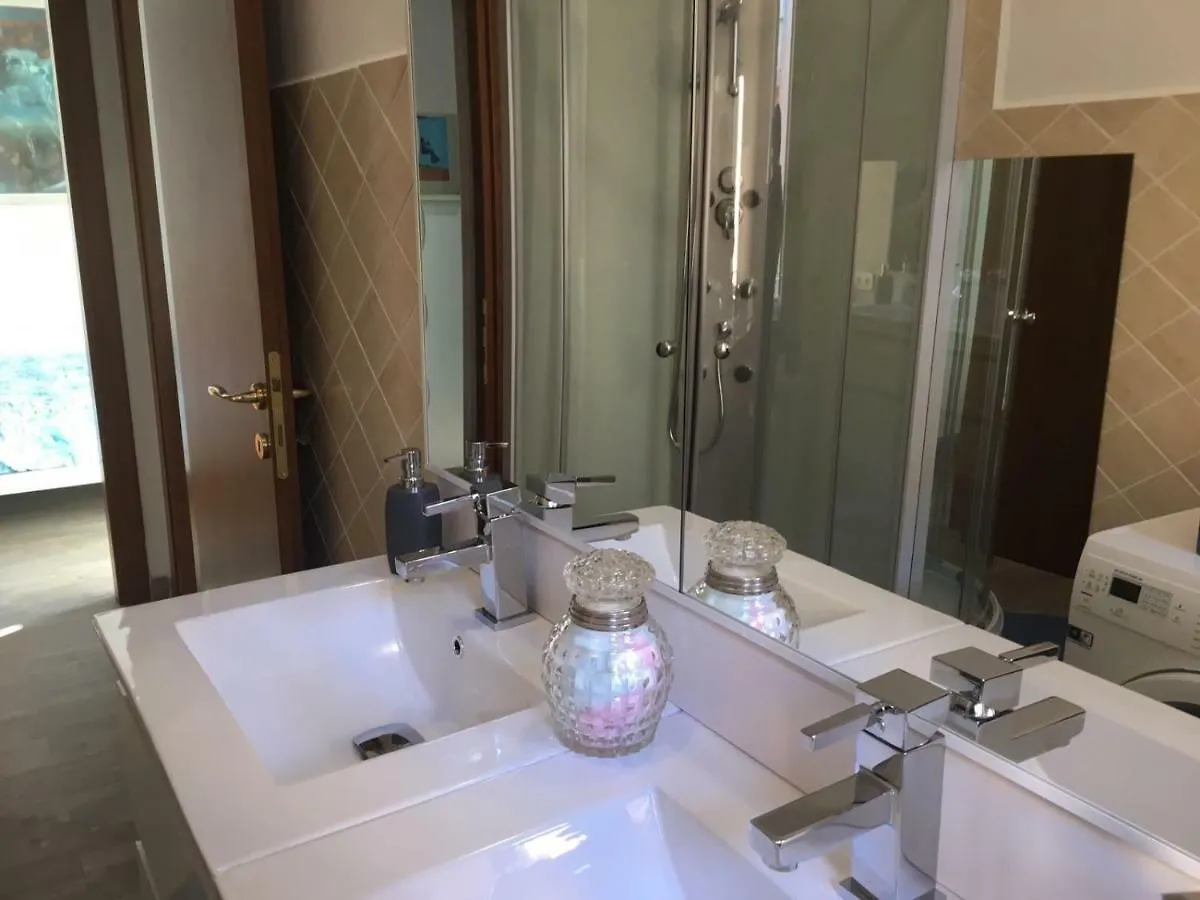 Tezone Apartment Verona 0*,